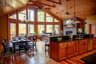 Serene Green - Fire Pit, Hot Tub, Grill, Big Deck - Maggie Valley - 0