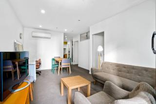 Impeccable Location! In CBD Next Melb Central 2B2B - 6