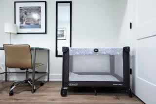 Stylish 2BR stunner in unbeatable location - Chicago - 3