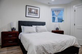 Stylish 2BR stunner in unbeatable location - Chicago - 2