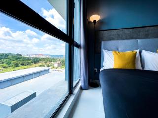 Airport Transit Stay in Sepang Town Center - 24hrs Restaurant & Taxi - 4