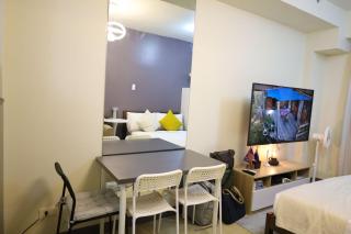 Sojourner's Suite at 605, City-view condotel near the airport at Monte Carlo Residences Charlene - Manila - 9