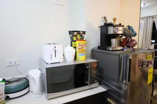 Sojourner's Suite at 605, City-view condotel near the airport at Monte Carlo Residences Charlene - Manila - 8