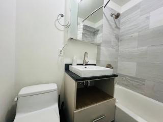 Midtown Luxe - 5