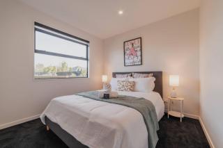 Zenith Escapes Your Quintessential 4BR Haven - Christchurch - 5