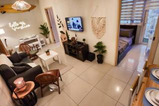 Boho Beach Vibes 2br Apt 2 in Makati - Manila - 1