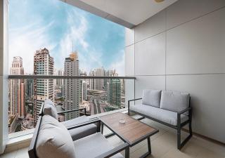 Modern 4BR with Balcony and Scenic Marina Views - 4