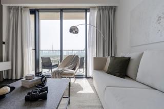 Dream Stay with Dubai Skyline & Burj View from Balcony - Dubai - 1