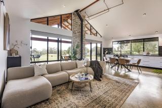 Bluegum Hideaway - luxury accom, air-con throughout, 2 kitchen & living areas - Yallingup - 9