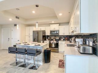 Last Minute Disney Getaway! Private Pool, Hot Tub & Games Room. Book Now! #88007 - Kissimmee - 2
