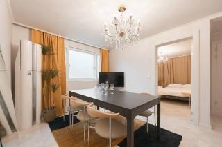 Triple metro station area house - 0