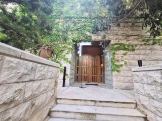 Luxurious Ground Floor of a Villa in Elite Area - Amman - 8