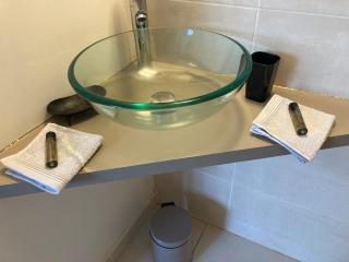 Les pieds dans l'eau face au lagon - Le Bel Instant - 4