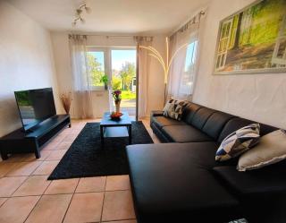 Ruhige Ferienwohnung mit Garten am Fluss - Katzweiler - 9