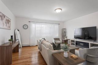 Stylish 2BR Near O'Hare Modern & Easy Access - Des Plaines - 4