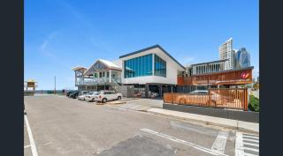 Surfers Paradise - Beachfront Apartment - Gold Coast - 2