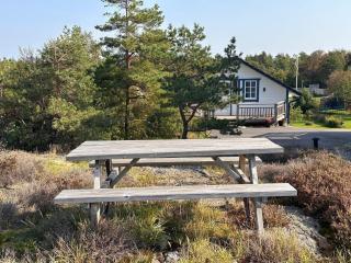 Ferienhaus in Tjörn mit Grill und Garten - Rönnäng - 1