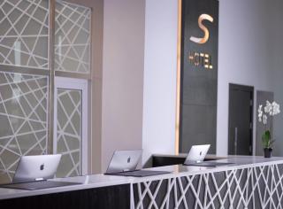 S Hotel Bahrain - Manama - 9