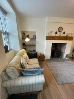 Mabels Cottage - 1