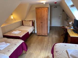Cumberland Hotel - 7