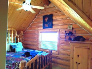 Bear Foot Lodge - Amazing Views! Arcade, Hot Tub, Family Fun Cabin! - Garden City - 8