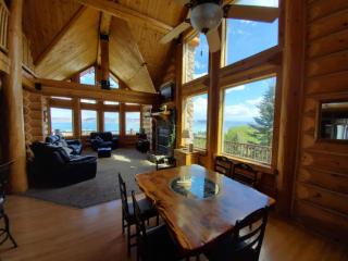 Bear Foot Lodge - Amazing Views! Arcade, Hot Tub, Family Fun Cabin! - Garden City - 2