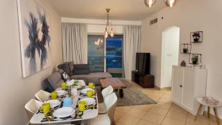 Spacious 2 Bed Apt Marina-Near Metro - Dubai - 0