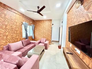 Modern 3BHK Apt for Big Groups & Family on EM Bypass - Calcuta - 3