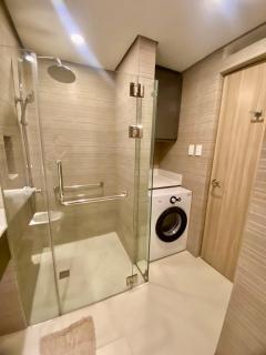 Luxe Suite Stays at Bonifacio Civic Center Tower - Manila - 6