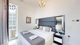Modern & Spacious 2BR Apartment - Dubai - 6