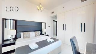 Modern & Spacious 2BR Apartment - Dubai - 4