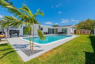 Luxury Waterfront Oasis in Pompano Beach - Pompano Beach - 0