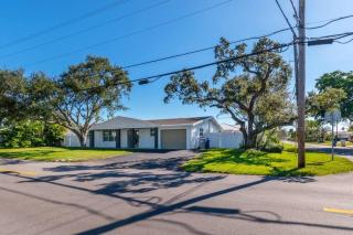 Luxury Waterfront Oasis in Pompano Beach - Pompano Beach - 1