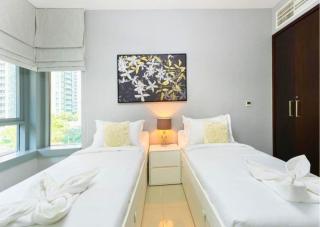 2BR Apartment Partial Burj Khalifa & Pool View in 29 boulevard - Dubaï - 7