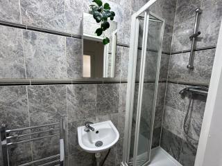 London Serviced Accommodation near Tottenham Hotspurs Football Stadium Great for Contractors - 1