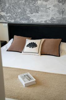 Molly House- walk to Yu Garden and Near the Bund, East Nanjing Road, 3bedrooms 1study 2 bathrooms elevator apartment - 4
