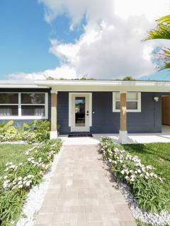 NEW Luxury Coastal Cottage w Pool Jupiter FL - Jupiter - 2
