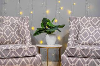 NEW! - Bright Modern Entire Unit KING BED! - 4