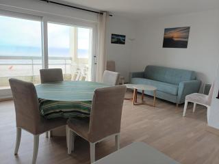 Les pieds presque dans l'eau - 0