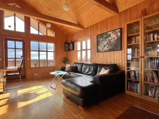 Private cottage on Golden Circle with hot tub - Selfoss - 3