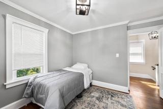Charming 4-bed 2- Bath Home Close Proximity to Princeton Area and Sesame Place - 4