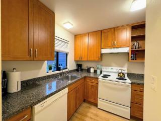 Cedar Heights w sauna n bonfire - Lynnwood - 1