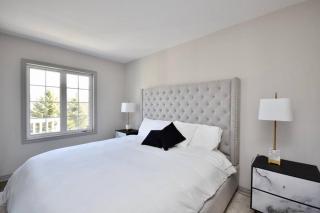 Lux Jacuzzi Suite - Top Level - Shanty Bay - 5