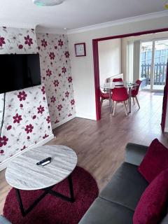 Luxury Home in Luton - Near L&D Hospital - FREE Netflix & Wifi- FREE Parking - Lewsey - 7