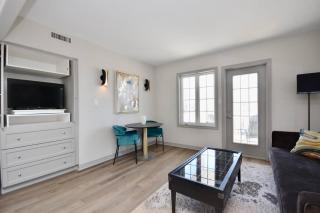 Relaxing Top Level Studio - 8