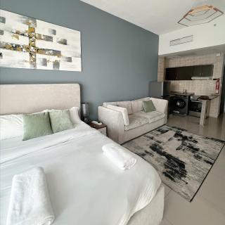 Studio Apartment with Stunning Marina Views - Dubai - 3