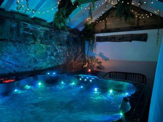 Cozy 3-Bed Cottage with Hot Tub - Abergele - 5