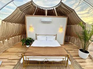 The Bubble at the Retreat - 6