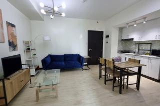 Spacious 2BR Condo San Lorenzo Place 4KM Airport - Manila - 2