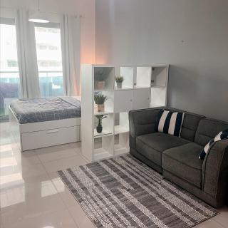Studio with Sunset Views at Dubai Marina - Dubai - 0